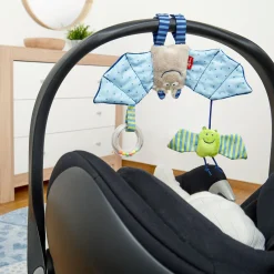 Sigikid Babyspielzeug|Babyschalenanhanger Fledermaus