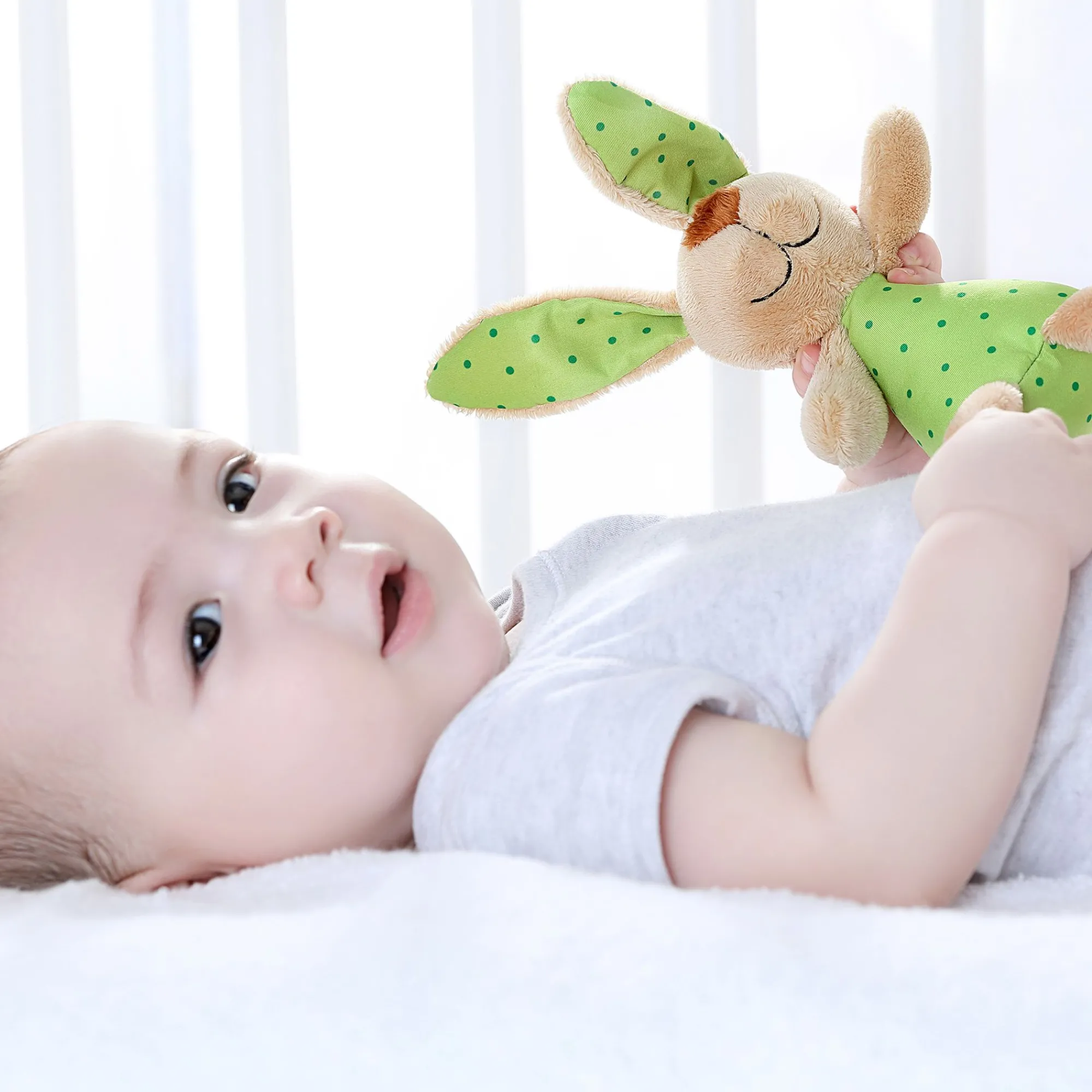 Sigikid Babyspielzeug|Rassel Hase, Red Stars
