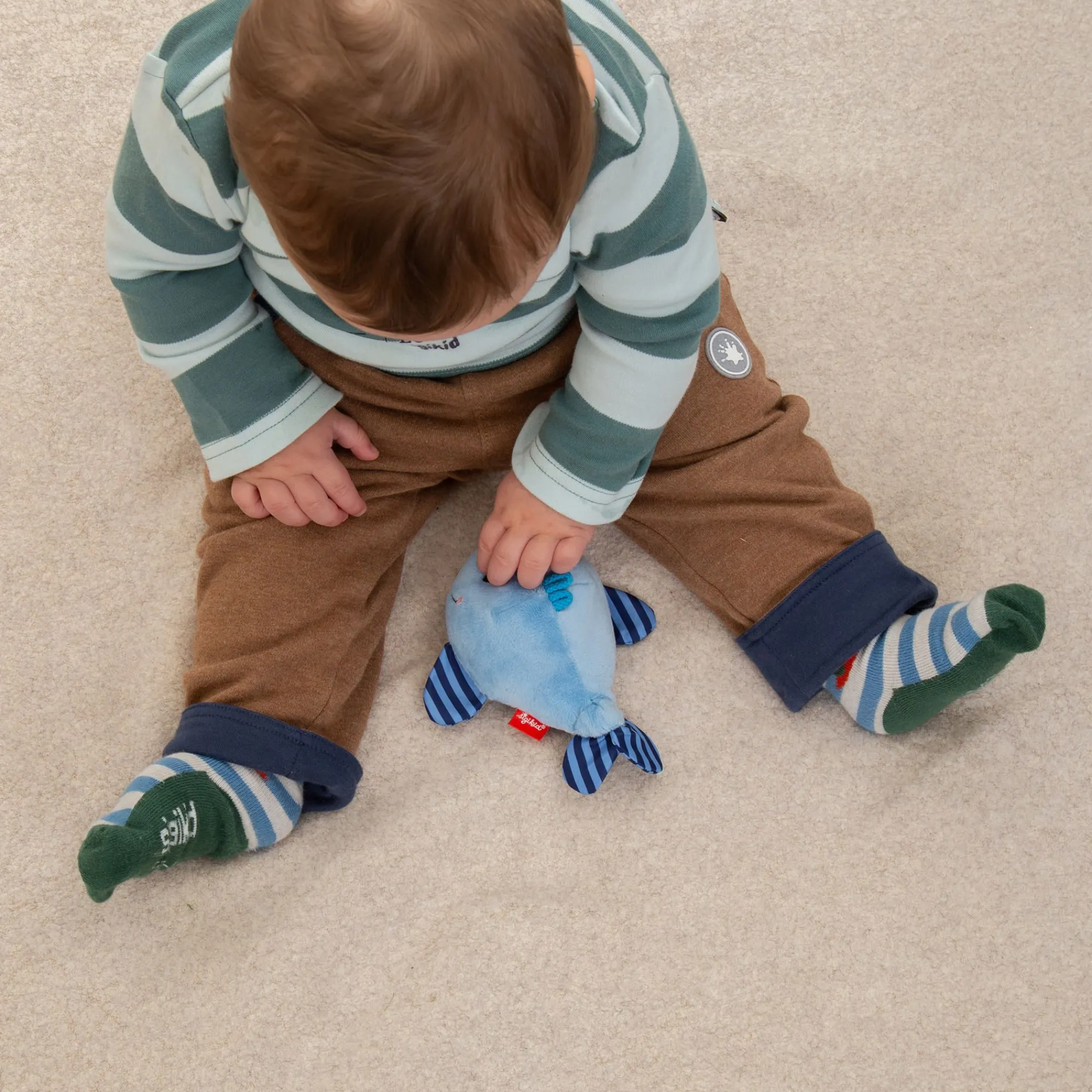 Sigikid Babyspielzeug|Rassel Wal Red Stars Collection