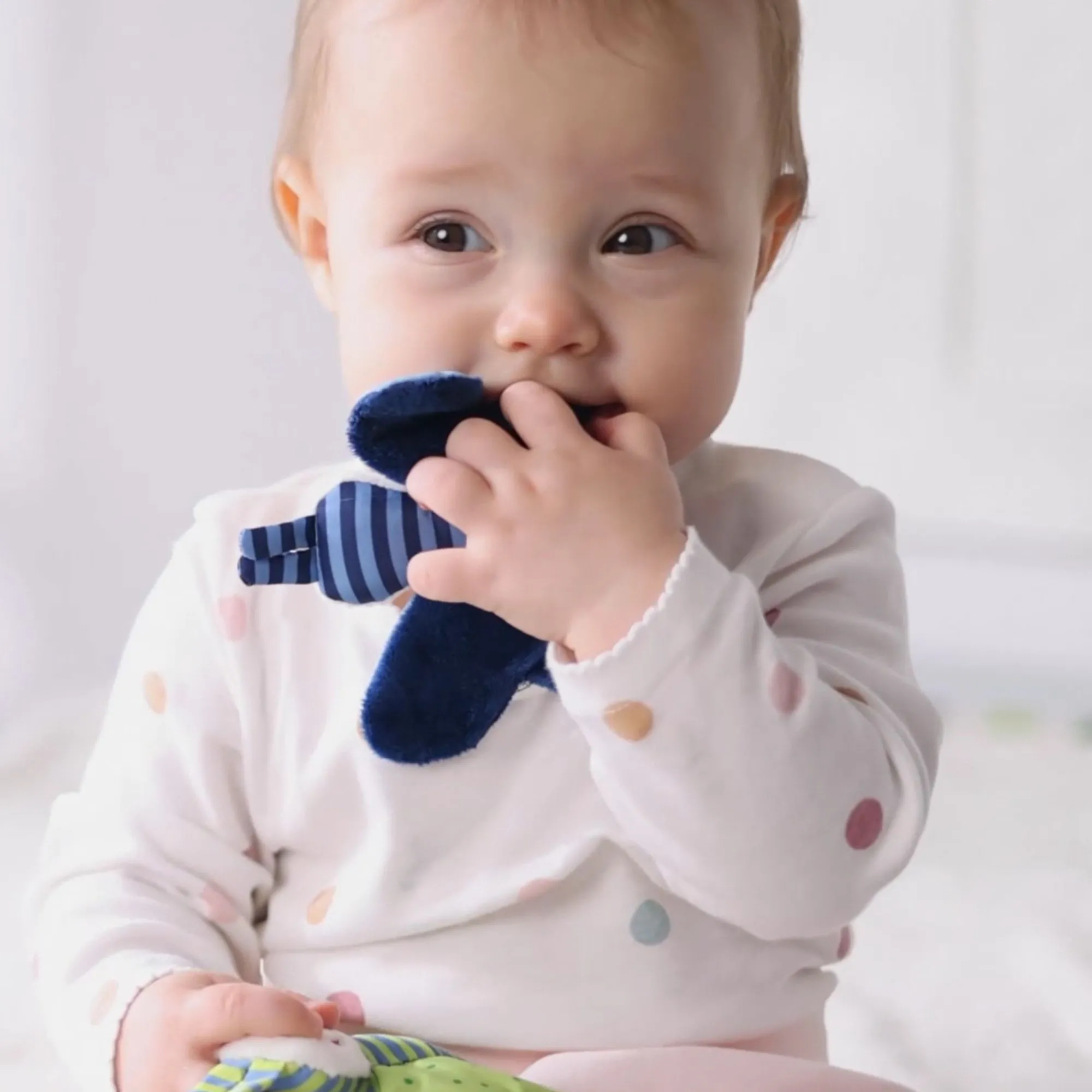 Sigikid Babyspielzeug|Schmetterling Grun, Red Stars