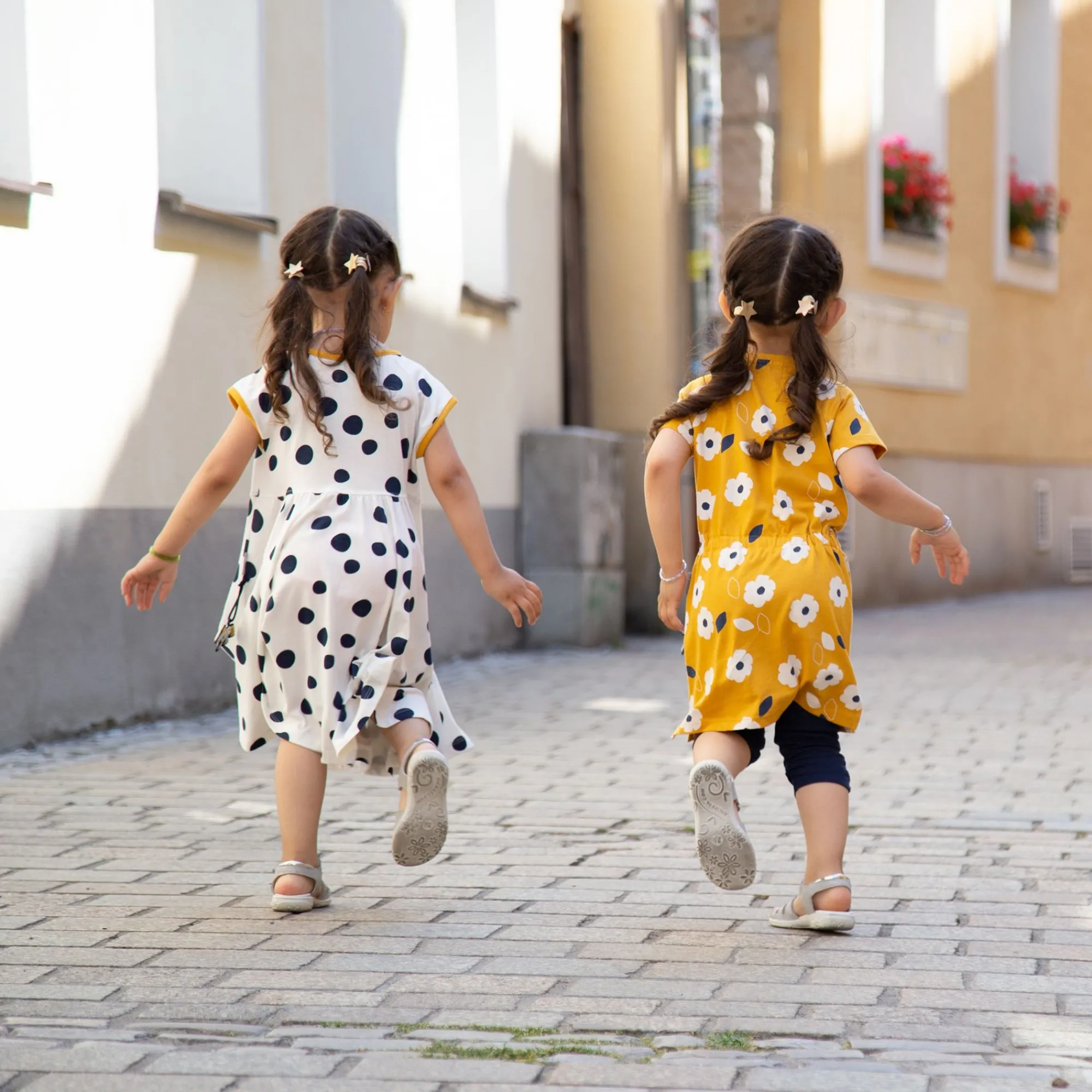 Sigikid Kollektion Tupfen Pony|Sommer Kinderkleid Mit Dunkelblauen Punkten